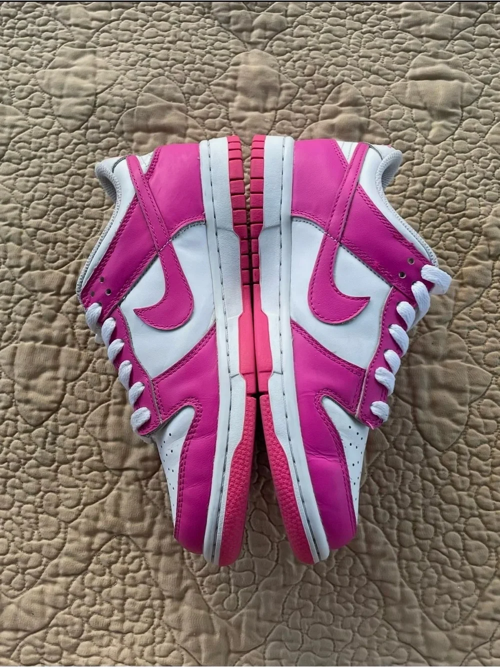 *EUC* Nike Women’s Dunk Low-top Sneakers ft. in Pink and White Color-way 4Y - Picture 3 of 6